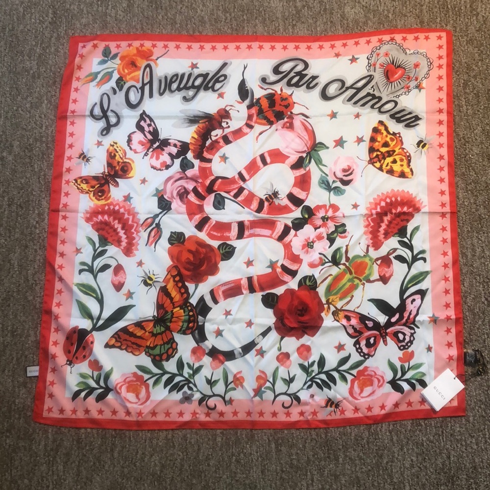 Gucci silk scarf “authentic“